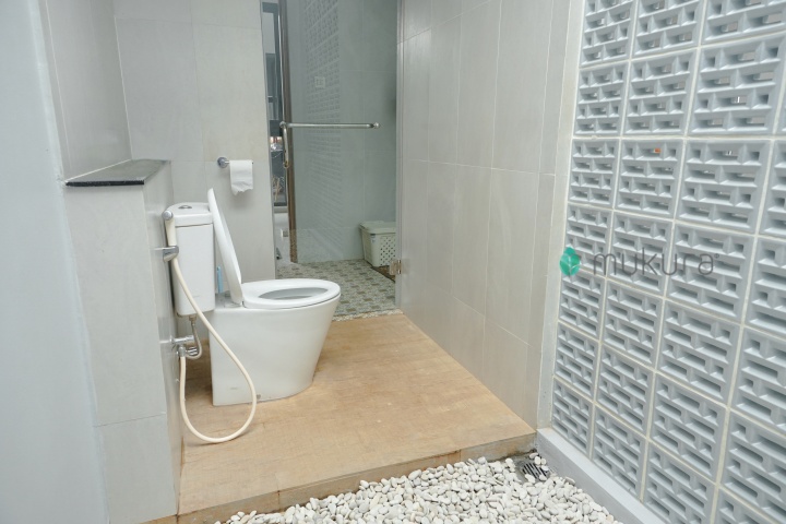 Bathroom partition from ceramic granite breezeblock Dashdot 